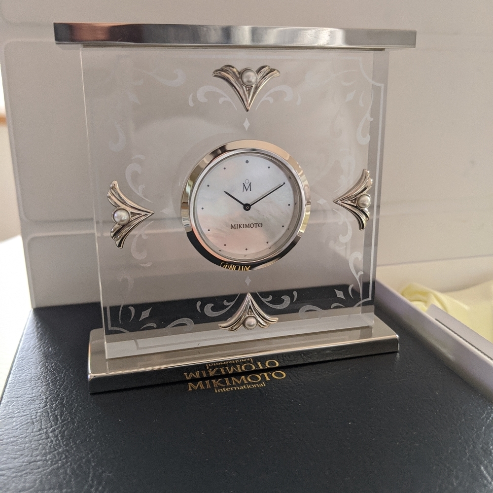 Mikimoto 4 Pearl Clock